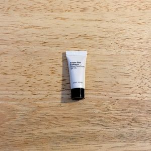 🎀2/20🎀 5 ML Bobbi Brown Radiance Primer Mini